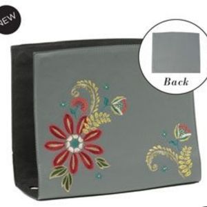 Magnolia and Vine Embroidered Wraparound Accent